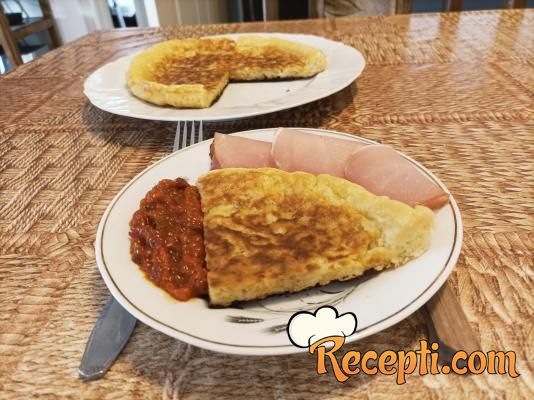 Pita sa kačkavaljem iz tiganja