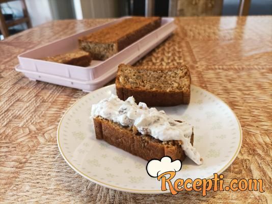 Kolač bez brašna i dodatog šećera Kolač bez brašna i dodatog šećera