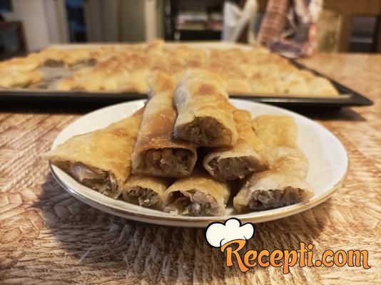 Posna pita sa kiselim kupusom i orasima Posna pita sa kiselim kupusom i orasima