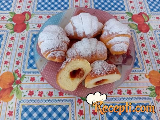 Kiflice sa lešnik karamelama