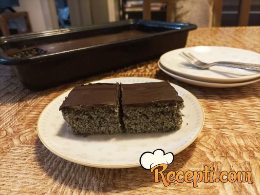 Posni kolač sa makom i čokoladom