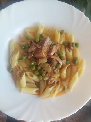 Makarone sa šunkom i graškom