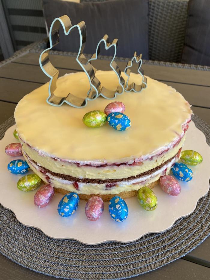 Uskršnja jagoda torta