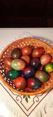 Farbanje jaja za Uskrs pomoću tufera