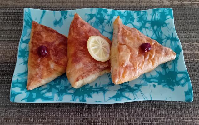 Trouglovi sa višnjama