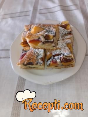 Voćni kolač sa breskvama