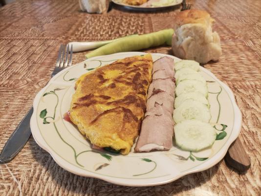 Omlet sa sirom i povrćem