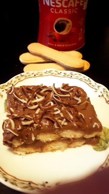 Desert sa piškotama i nes kafom Desert sa piškotama i nes kafom