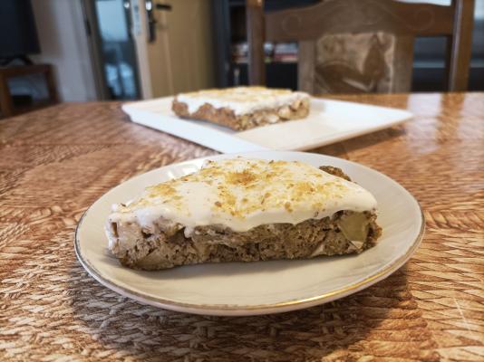 Kolač sa jabukama i ovsenim pahuljicama