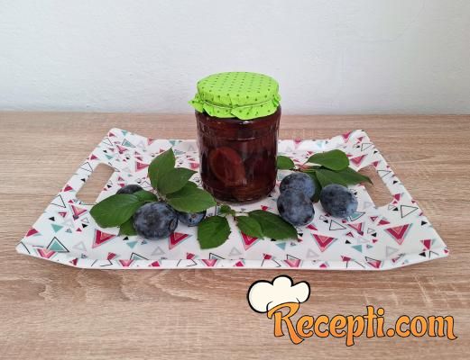 Domaći kompot od šljiva