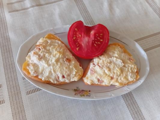 Pečena punjena paprika sirom Pečena punjena paprika sirom