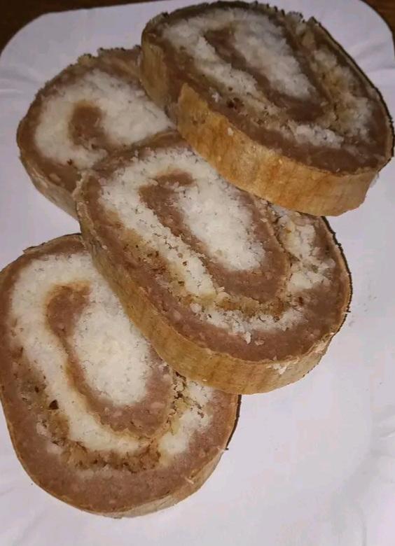 Posni rolat u oblandi sa kokosom i keksom
