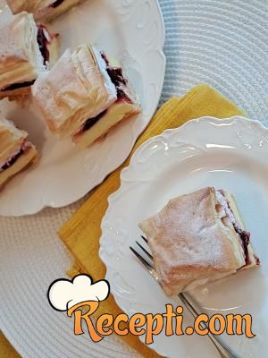 Puding krempita sa višnjama