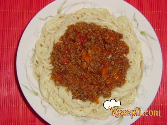 Špagete sa sosom od mlevenog mesa