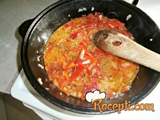 Piletina, sos od pečenih paprika