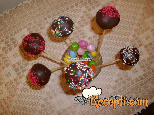 Cake Lollipops