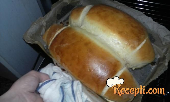 Kruh u obliku peciva
