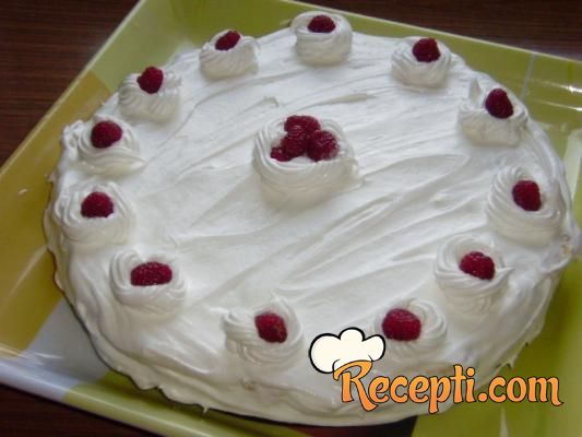 Vanila keks torta sa malinama