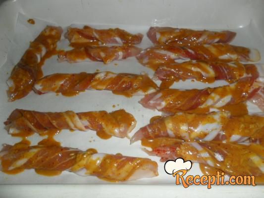 Medena piletina u slanini