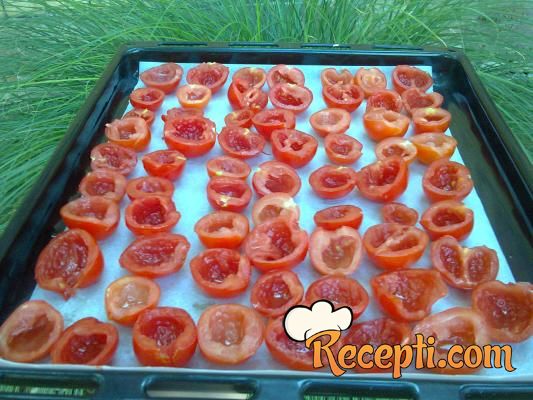 Sušeni čeri paradajz