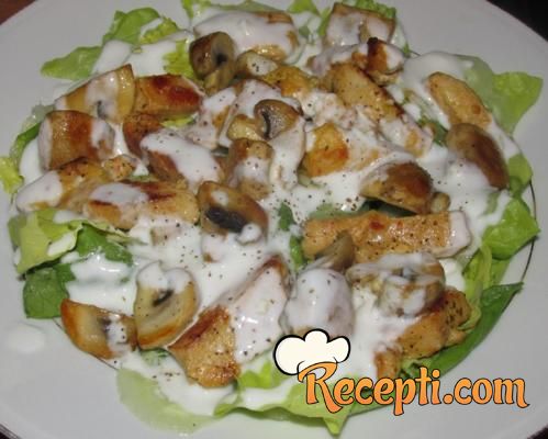 Salata sa piletinom i šampinjonima