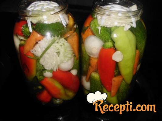 Mešana salata od povrća za zimu