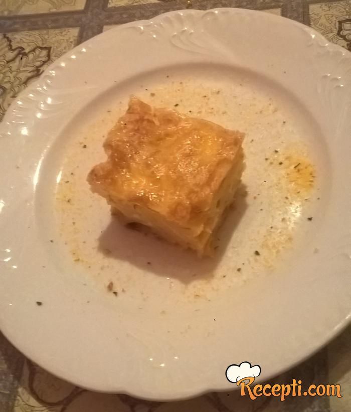 Makarone sa sirom zapečene u rerni