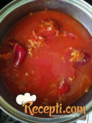 Posna punjena paprika krompirom u sosu od paradajza