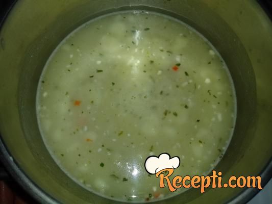 Pileća krem supa sa knedlama