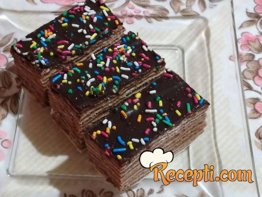 Rozen kolač (čokolada, plazma, orasi)