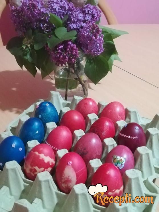 Uskršnja jaja (farbana bojom za kolače)