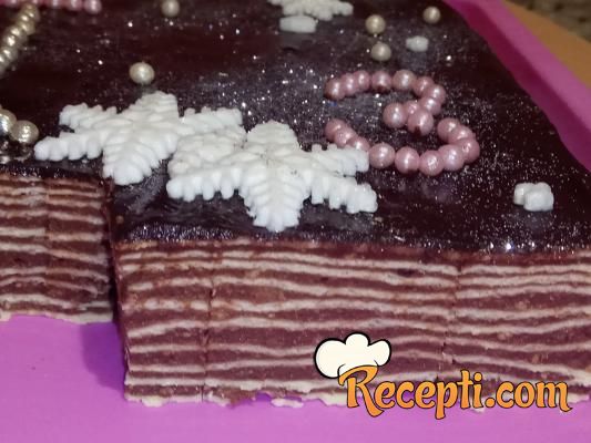 Rozen torta (plazma, čokolada, lešnici)