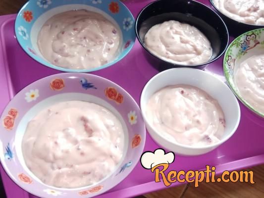 Voćni jogurt (sa pudingom)