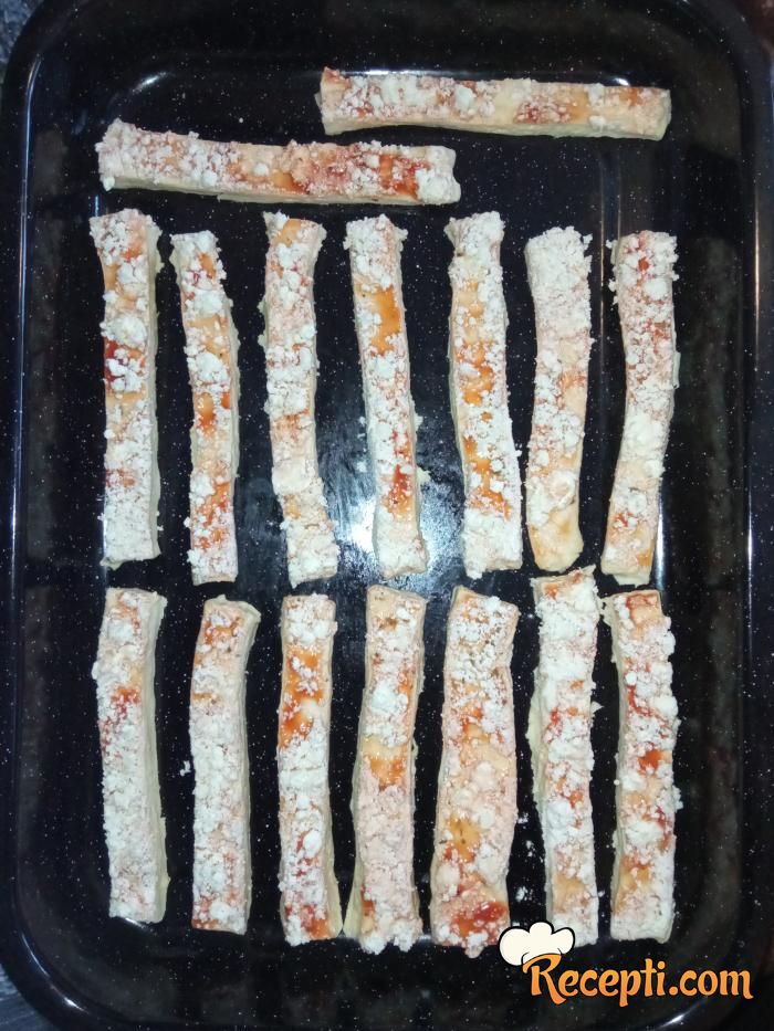 Štanglice-štapići sa sirom i kečapom