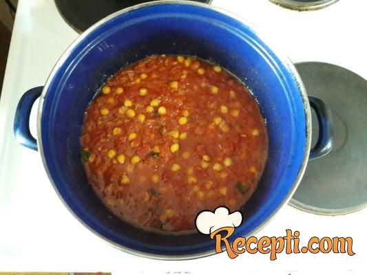 Praznična ćuretina u paradajz sosu sa leblebijama