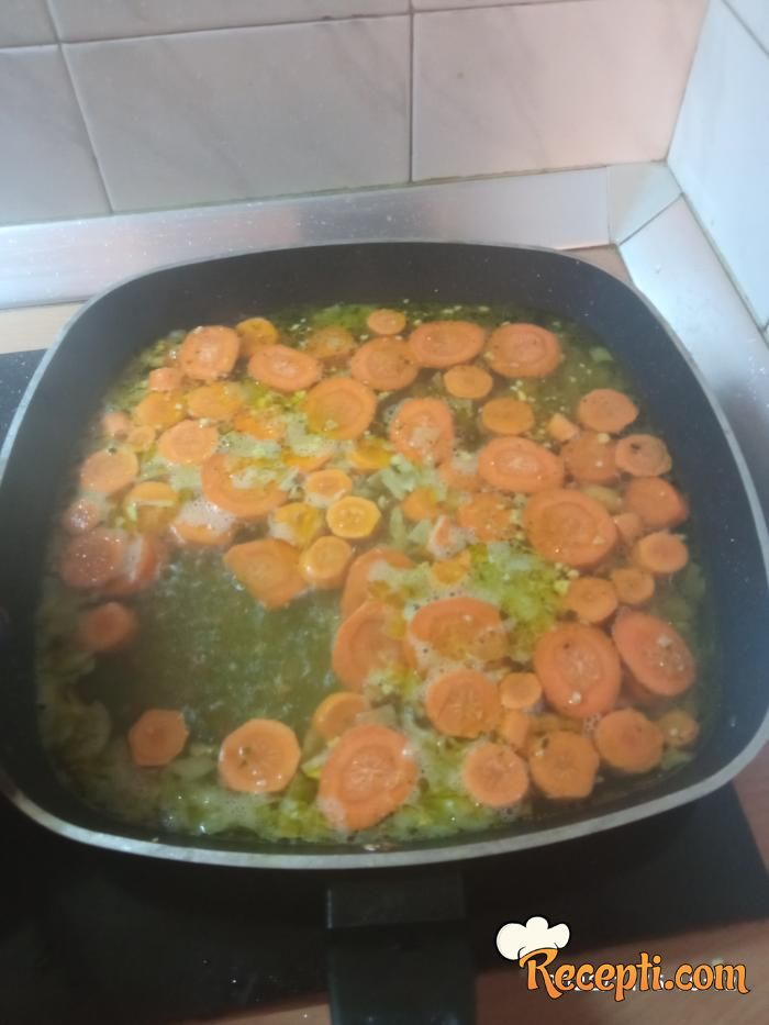 Piletina u sosu od šargarepe