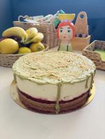 Posni pistać-malina cheesecake