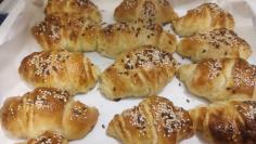 Kiflice sa sirom i kajmakom