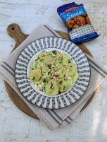 Osvežavajuća salata od krastavca sa sirom i tostiranim susamom